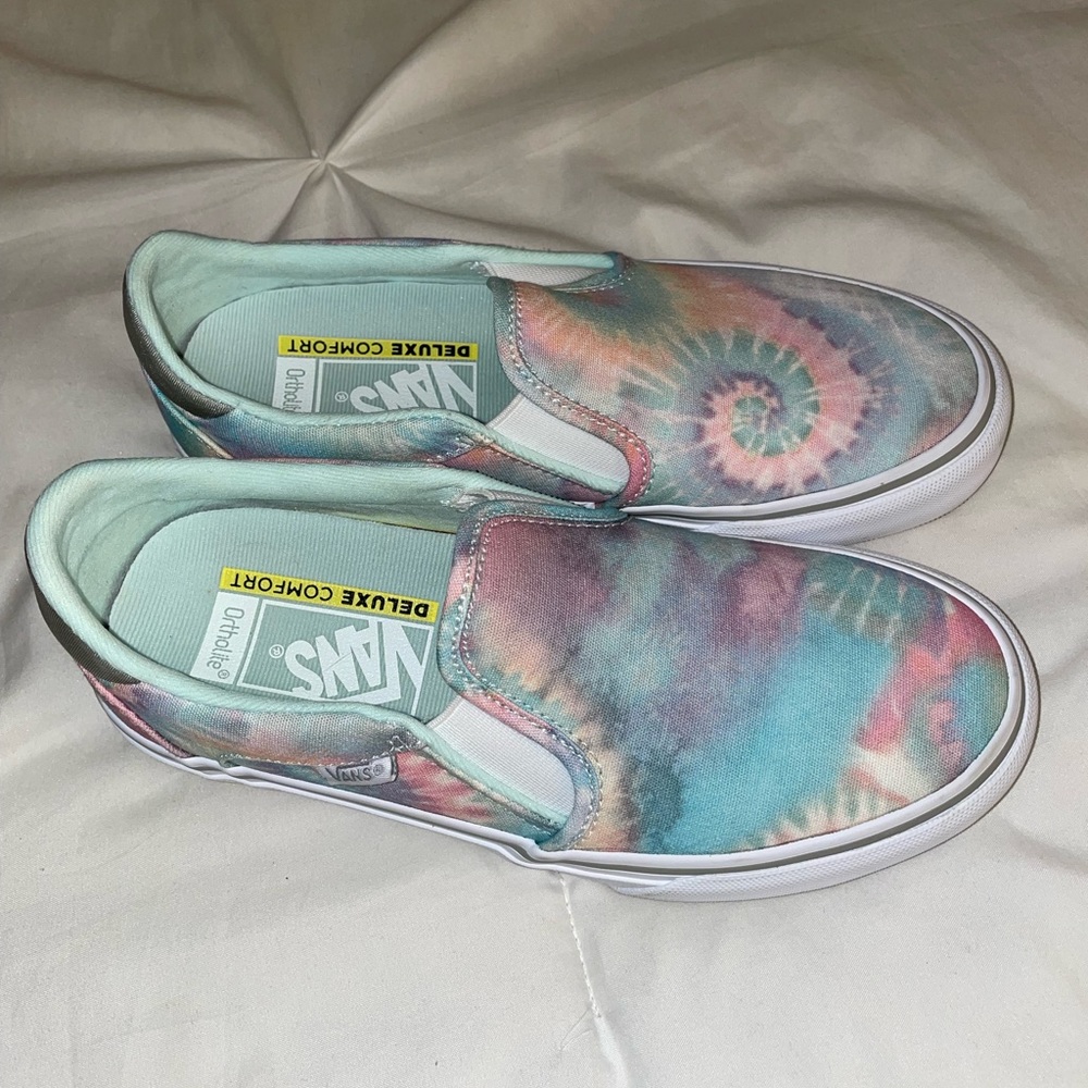 LIKE NEW Womens Tie Dye Slip On Vans Size 6.5